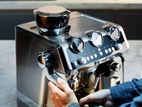 Macchina caffè manuale De'Longhi Specialista Maestro EC9865.M - DIMOStore