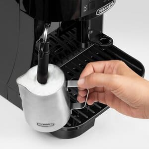 Magnifica S refurbished volautomatische espressomachine ECAM12.121.B-second