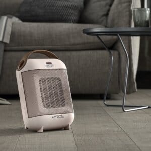 【新品】デロンギ カプスーラセラミックファンヒーター ピンク DeLonghi(デロンギ) カプスーラ セラミックファンヒーター