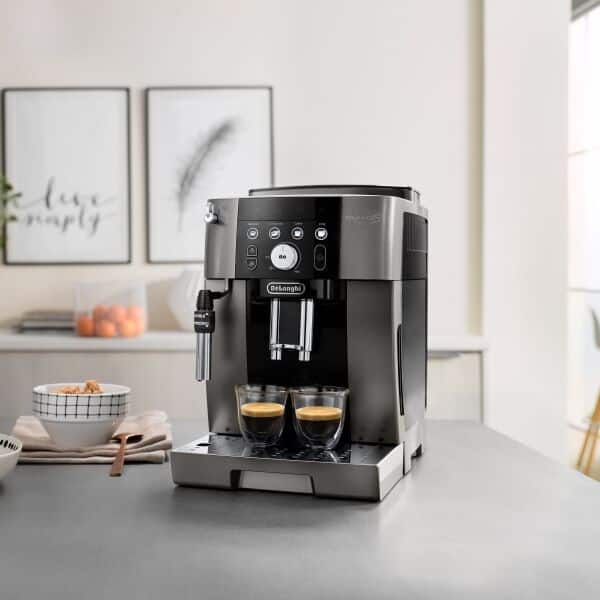 Magnifica S Smart Automatic coffee machine ECAM250.33.TB  Lifestyle