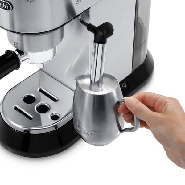 De'Longhi Dedica - Cafetera de Bomba de Acero Inoxidable para Café Molido o  Monodosis, Cafetera para Espresso y Cappuccino, Depósito de 1.3 Litros,  Sistema Anti-goteo, EC685.R, Rojo : : Hogar y cocina