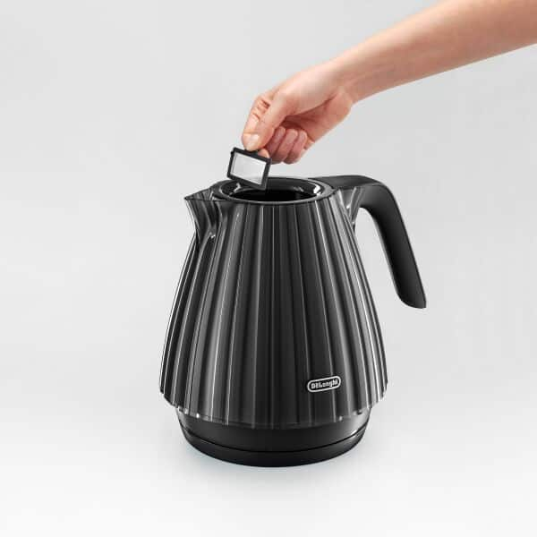 Ballerina Kettle KBD2001.BK De Longhi International