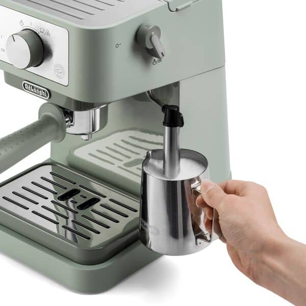 DeLonghi Stilosa Manual Pump Espresso Coffee Machine - Green EC260.GR –  DWYERS HOMESTORE