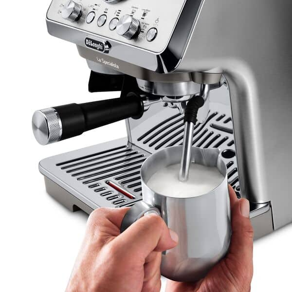 La Specialista Arte Evo Espresso Machine with Cold Brew De Longhi