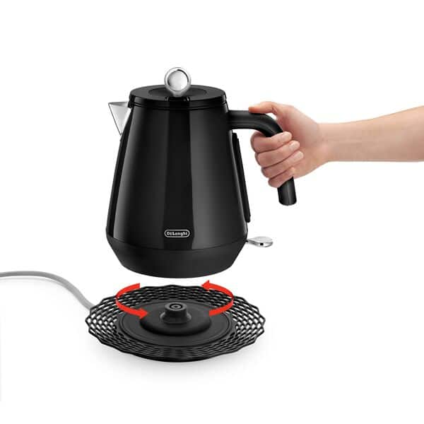 Black kettle delonghi best sale