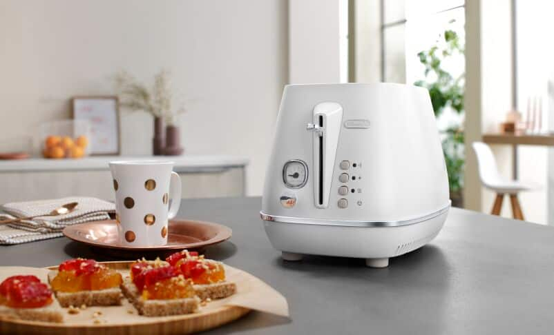 CTIN2103.W Distinta Moments Toaster De Longhi International