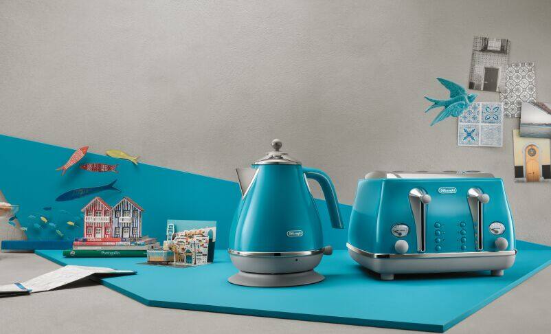 DeLonghi Icona Capitals KBOC2001AZ Kettle Azure