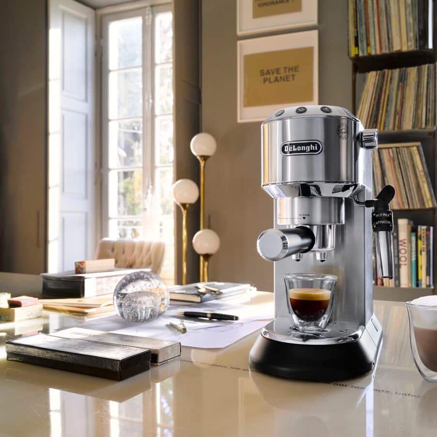 Dedica Style Siebträgermaschine EC685.M | De'Longhi DE