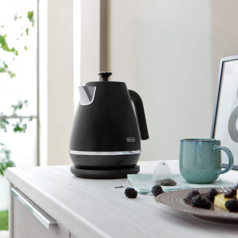 KBIN3001.BK Distinta X Kettle De Longhi UK