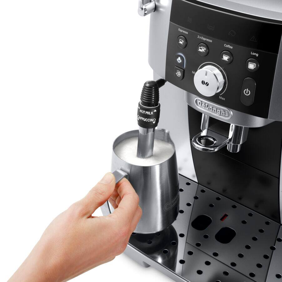 Magnifica S Smart : la machine à café De'Longhi est affichée pour une durée  limitée à un prix irrésistible sur  !