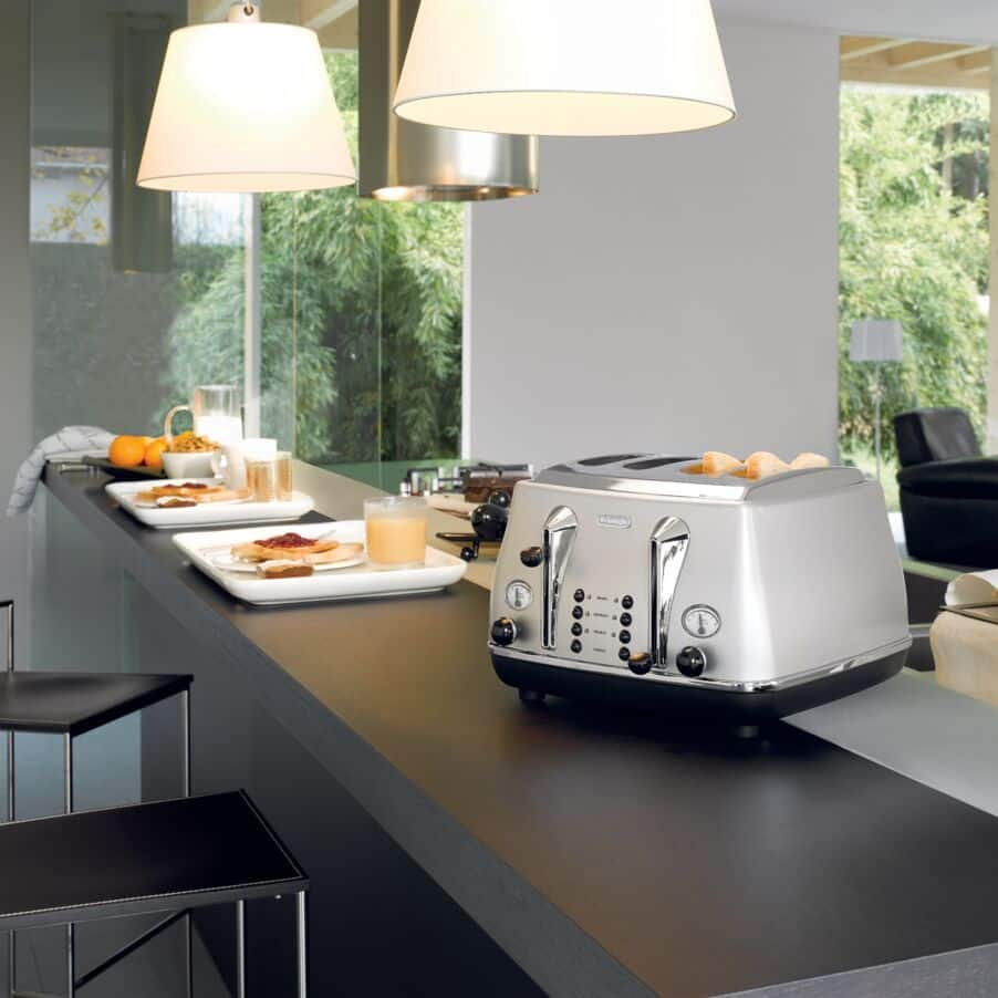 https://dam.delonghi.com/902x902/assets/68871