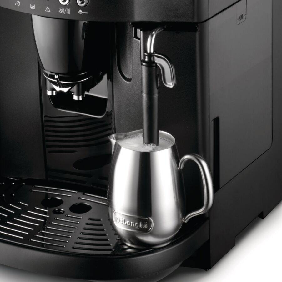 ESAM4000.B Magnifica Bean to cup coffee machines